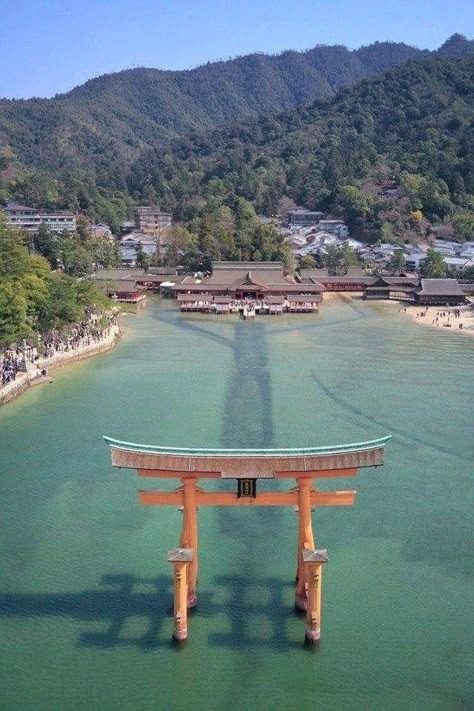 広島 宮島 Miyajima, Hiroshima pref. Japanese Shrine, Japan Landscape, Japan Architecture, Go To Japan, Japanese Landscape, Japan Culture, Japanese Architecture, Japan Photo, 판타지 아트