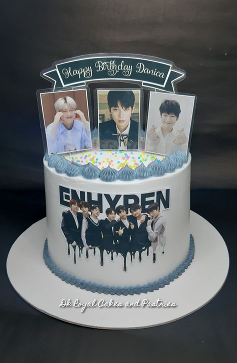 Enhypen Cake Design Ideas, K Pop Cake Ideas, Kpop Bday Cake, Enhypen Cake Design, Enhypen Birthday Cake, Enhypen Cake Ideas, Bts Cakes, Enhypen Birthday, Kpop Cake