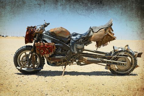 10 MAD BIKES FROM MAD MAX - Australian Motorcycle News Mad Max Vehicles, Mad Max Motorcycle, Burning Man Bike, Yamaha Wr, Female Biker, Fury Road, Manual Car, Horse Saddles, Motorcycle Bike