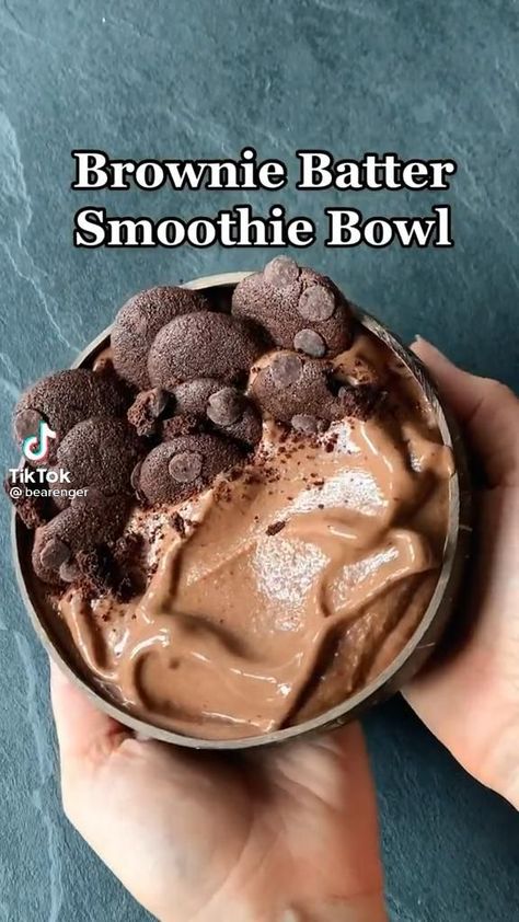 Brownie Batter Smoothie Bowl, Brownie Smoothie, Chocolate Smoothie Recipes, Makanan Rendah Kalori, Resep Smoothie, Lost 100 Pounds, Makanan Diet, Smoothie Bowl Recipe, Brownie Batter