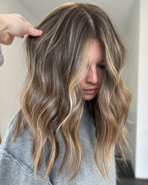 Sun kissed hair to manifest summer ☀️☀️☀️ Lifted w/ @oligopro Styled w-@kmshairca revival cream, @kerasilkofficial hairspray & @moroccanoil dry shampoo #salmonarm #shuswaphair #bchairstylist #Shuswap #okanagan #ihvory #kennyhair #customblonde #oligopro #kmsapprovedca #behindthechair #californiablonde #btconeshot2024_warmbalayage #btfirstfeature #goldwellapprovedca #foilmefoils Sun Kissed Blonde Hair, Sun In Hair, Moroccanoil Dry Shampoo, Baby Highlights, Sun Kissed Highlights, Sun Kissed Hair, Burnt Hair, February 15, Color Inspo