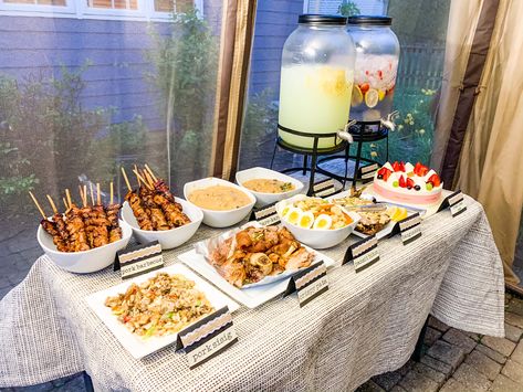 Filipino Food Table Spread Filipino Food Party Buffet, Christmas Food Philippines, Filipino Buffet Table Set Up At Home, Cookout Table Setup, Filipino Food Buffet, Filipino Birthday Party Food Ideas, Filipino Birthday Food, Filipino Table Setting, Food Set Up Ideas