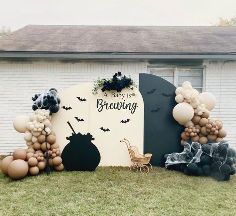 BELLAMAR | A baby is BREWING 🍵🧹 . . . . . #boyorgirl #genderreveal #momtobe #baby #babyontheway #event #eventplanner #party #design #backdrops… | Instagram A Baby Is Brewing Baby Shower Ideas Fall, Somethings Brewing Halloween Baby Shower Ideas, Gender Reveal Ideas For Party Halloween, Baby Shower October Theme, Baby Shower Halloween Theme Boy, I Smell A Child Baby Shower Theme, Baby Brewing Shower Ideas Halloween, A Baby Is Brewing Halloween Baby Shower Ideas, Halloween Boy Baby Shower Ideas