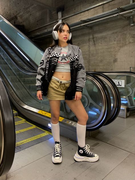 Converse Run Star Legacy Outfit, Converse Platforms, Light Academia Outfit, Boyish Outfits, Converse Run Star, Super Outfit, Outfit Inspo Fall, Urban Outfits, Fashion Books