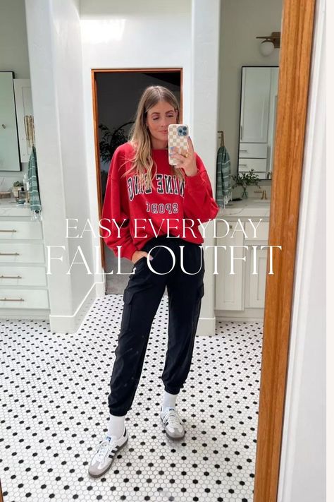 Loving this cute and casual look for an easy early fall transition outfit. Styled my go-to sneakers (Sambas) with these joggers and an oversized sweatshirt for a casual everyday outfit. Tap to shop! Outfits Joggers, Fashionista Outfits, Fall Transition Outfits, Women Outfit Ideas, Tiktok Aesthetic, Feminine Chic, Fall Transition, Outfit Formulas, Trendy Outfit Ideas