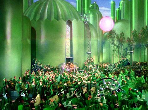 Wizard Of Oz Emerald City, Wizard Of Oz Film, Matte Paintings, Oz The Great And Powerful, Wizard Of Oz Movie, Wizard Of Oz 1939, April Easter, American Flag Wallpaper, Land Of Oz