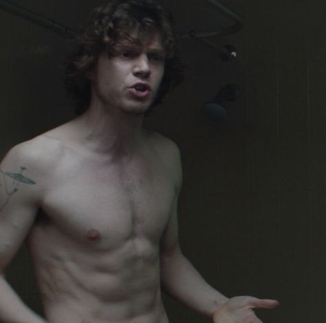 Evan Peters American Horror Story, Tate And Violet, Tate Langdon, Evan Peters, The Perfect Guy, American Horror, Horror Stories, American Horror Story, Pretty Men