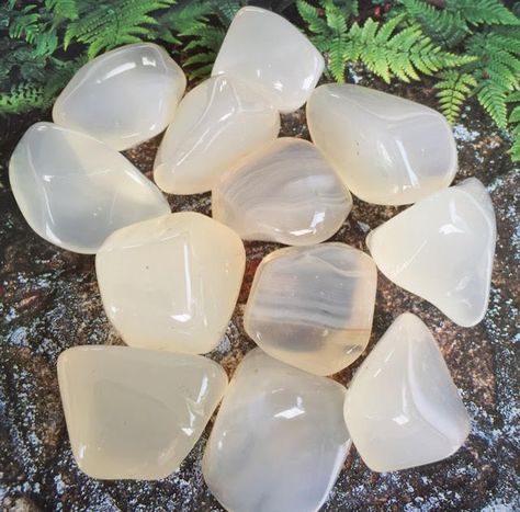 White Agate is beneficial to Pregnant Women, as it eases the effects of morning sickness and alleviates the pain of labour. Paintings Of Landscapes, Magical Life, Morning Sickness, All Gems, White Agate, White Crystals, Au Naturale, Energy Stones, Crystal Meanings