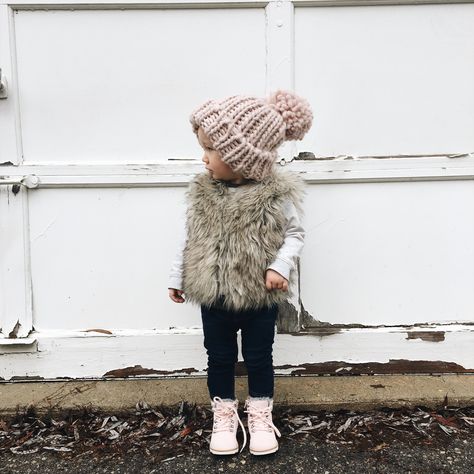 Children Style, Child Fashion, Winter Girl, Toddler Girl Style, Family Pics, Princess Outfits, Winter Girls, Fur Vest, Kids Fashion Girl