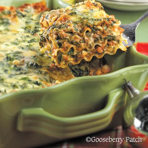 Gooseberry Patch Recipes: Lasagna Florentine from Go-To Recipes for 13x9 Pan Lasagna Florentine, Florentine Lasagna, Gooseberry Patch Recipes, Recipes Lasagna, Main Salad, Sandwich Sides, Pasta Meals, Gooseberry Patch, Dessert Gifts