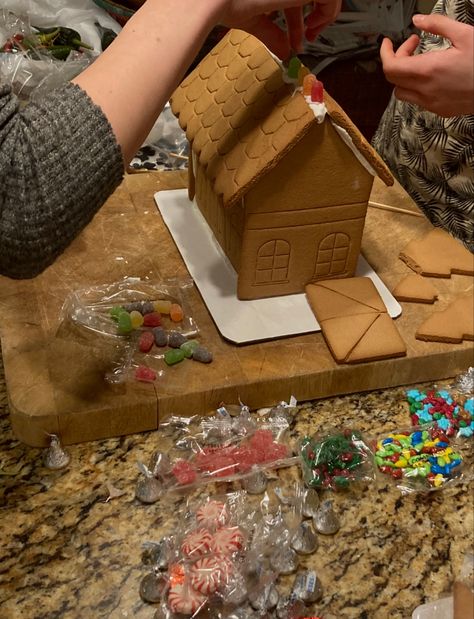 Gingerbread House Making Aesthetic, Couple Making Gingerbread House, Making Gingerbread Houses Aesthetic, Gingerbread House Friends, Couple Gingerbread House, Gingerbread House Date, Gingerbread House Aesthetic, Gingerbread Aesthetic, Xmas Sleepover