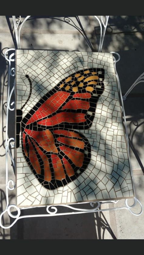 Butterfly Mosaic Art, Butterfly Mosaic Pattern, Mozaik Art Design, Mosaic Art Butterfly, Glass Mosaic Diy, Tiles Wall Design, Mosaic Butterfly, Butterfly Mosaic, Calm Art