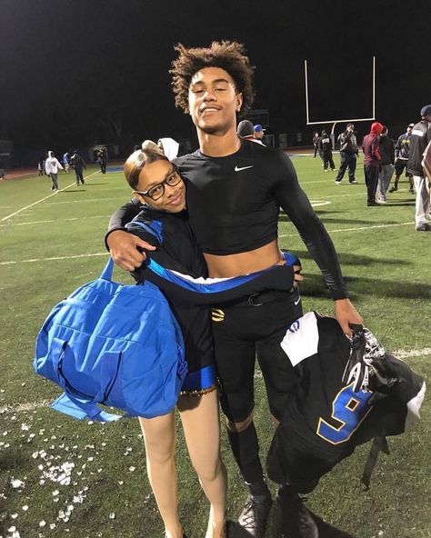 Would You date an athlete? And why? 🏀🏈 - (Follow me @1thaj) Football Couples Black, Football Relationship Goals, Football Relationship, Football Couples, Boyfriend And Girlfriend, Black Relationship Goals, Bae Goals, Black Couples Goals, Couple Relationship