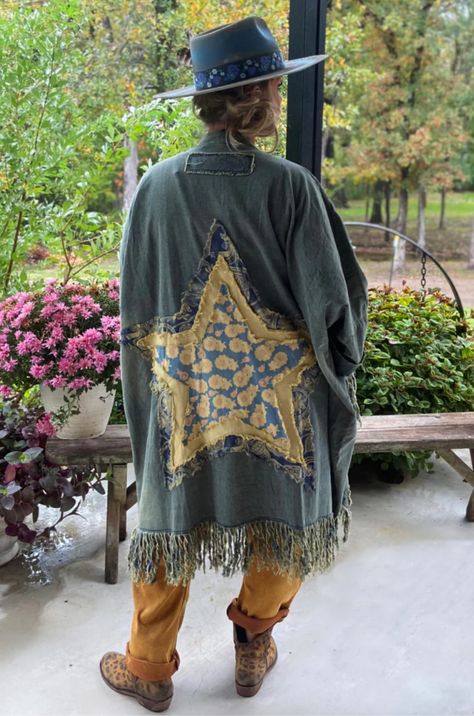 Introducing the Sundown Denim Duster - the perfect blend of unique, funky, and vintage! Stay on trend with the star patchwork on the back and fringe details. With its high quality and one size fit, this duster is sure to be your new favorite statement piece. Measurements: O/S: Bust 32.5" Shoulders 23.5" Length 40"  Eas Star Patchwork, Denim Duster, Diy Denim Jacket, Upcycle Clothes Diy, Blue Kimono, Denim Projects, Denim Ideas, Denim Crafts, Denim Diy