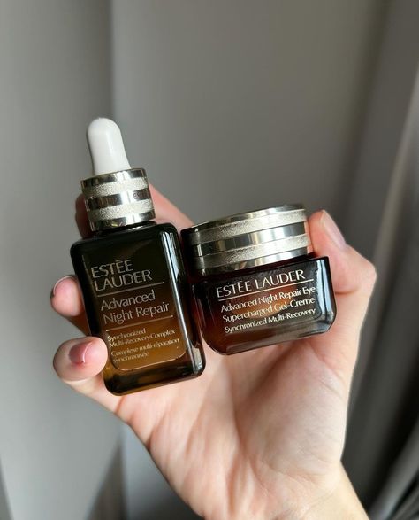 Estee Lauder Skincare Aesthetic, Estee Lauder Product Photography, Estee Lauder Cleanser, Estee Lauder Double Wear Sheer, Pleasures Estee Lauder, Estee Lauder Advanced Night Repair, Makeup List, Advanced Night Repair, Estee Lauder