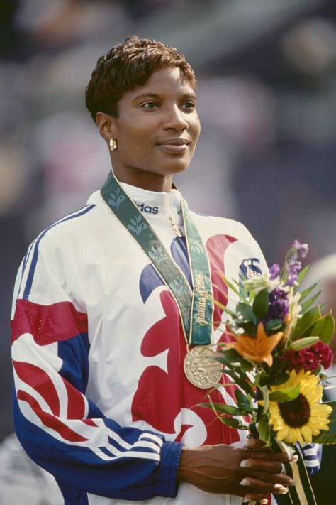 Denise Lewis (GBR) 🥉 Heptathlon • Atlanta 1996 Olympics #athletics 1996 Olympics, Heptathlon, Legendary Pictures, Atlanta Olympics, Olympic Athletes, Sporty Girls, Summer Olympics, Action Poses, Sports Photography