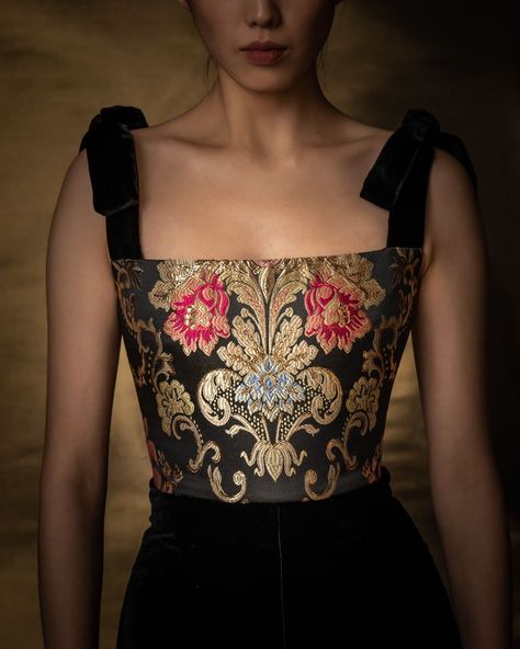 Brocade bustier | #ReemAcraFall19⁠ ⁠ Photograph Brocade Bustier, Corset Fashion Outfits, Trendy Outfits Indian, Reem Acra, Corset Fashion, Red Carpets, Traditional Indian Outfits, Party Wear Indian Dresses, Designer Dresses Indian