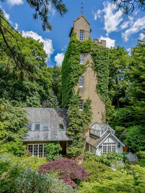 Victorian Home Design, Homes Design Ideas, Quirky House, Unusual Homes, Tower House, Quirky Home Decor, Water Tower, Roof Terrace, Victorian Homes