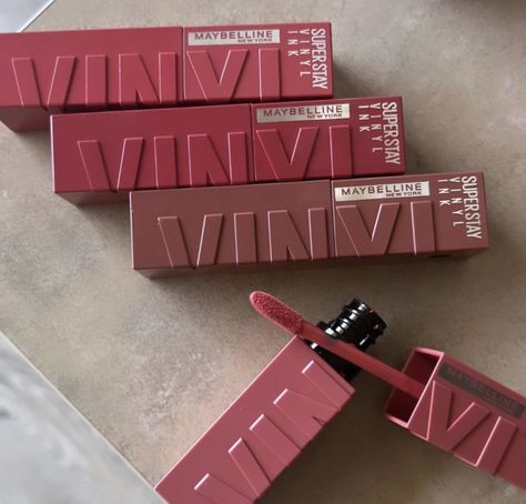 Maybelline New York Lipstick, Lipstick Maybelline, Nyx Intense Butter Gloss, Superstay Maybelline, Alat Makeup, Maybelline Makeup, Makeup List, Makeup Accesories, Maybelline Super Stay