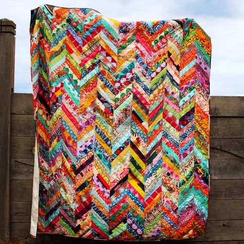 Issabella The Cat: 2 Big Anna Maria Horner quilt finishes Braid Quilt, Herringbone Quilt, Winter Colours, Crumb Quilt, Finished Quilts, String Quilt, Boho Quilt, Anna Maria Horner, Scrappy Quilt Patterns