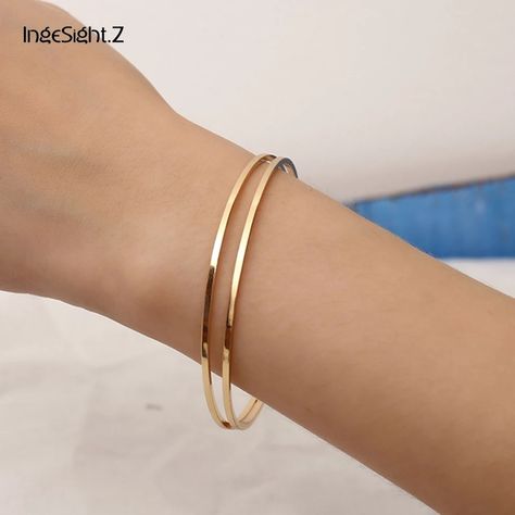 Bracelate Design Gold For Woman, Gold Bracelet For Women Classy Elegant, Modern Gold Bangles For Women, Unique Fine Jewelry, Bangle Bracelets Gold Simple For Women, Gold Simple Bangles, Simple Bangle Designs Gold, Gold Churi Design, Bangals Design In Gold