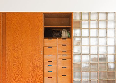 Midcentury Closet by Carolyn Reyes Midcentury Closets, Midcentury Closet, Modern Closet Ideas, Billy Bookcase Ideas, Mid Century Modern Closet, Mid Century Closet, Modern Closets, Schindler House, Bedroom And Closet