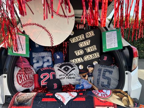 Simpke Trunk or Treat idea for Baseball Fans Baseball Theme Trunk Or Treat, Trunk Or Treat Baseball Theme, Trunk Or Treat Baseball, Baseball Trunk Or Treat, Baseball Trunk Or Treat Ideas, Baseball Ideas, Little League Baseball, Indians Baseball, Baseball Theme