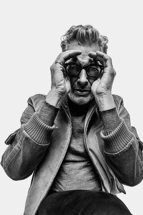 Platon Photography, Jeff Goldblum Style, High Key Portrait, Men's Portrait Photography, Jeff Goldblum, Headshot Poses, Self Portrait Ideas, Studio Portrait Photography, Photography Men