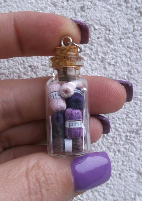 Things To Put In Tiny Jars, Tiny Glass Bottle Crafts, Miniature Glass Bottle Crafts, Miniature Bottle Crafts, Tiny Bottles Ideas, Tiny Jar Crafts Bottle Charms, Little Glass Bottles Ideas, Mini Jars Ideas, Little Bottle Crafts