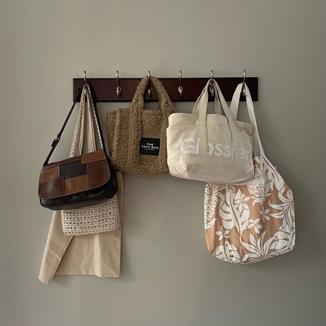 Bags Hanger Ideas, Bedroom Purse Organization, Bag Hooks Wall Bedroom, Hanging Bag Storage, Bags Hanging On Wall Aesthetic, Bag Hanging Ideas Bedroom, Hang Bags In Room, Bag Hanger Ideas Bedroom, Purse Holder Ideas