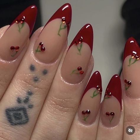 Nails With Red, Unghie Sfumate, Nails Inspired, Red Acrylic Nails, Cherry Nails, Grunge Nails, Soft Nails, Red Nail, Nails Desing