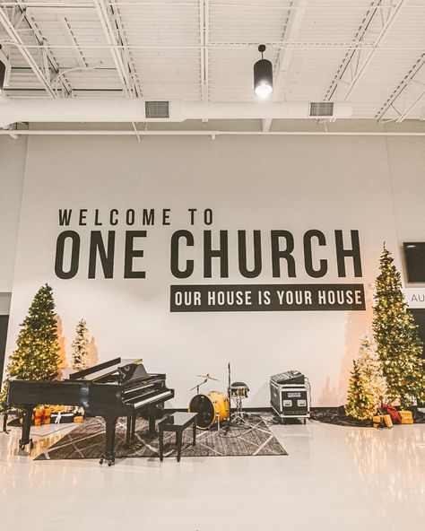 One Church on Instagram: “We can’t wait to welcome you for Christmas services tonight at BOTH CAMPUSES! We want to see you and your family there. Service times:…” New Year Church Decorations, Small Church Design, Church Welcome Center Ideas, Christmas Church Decor, Church Decorations Ideas, Photo Op Wall, Kids Ministry Design, Church Mural, Church Backdrop