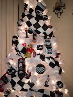 nascar christmas tree... this is what ours should be like ... Race Car Christmas Tree Ideas, Christmas Car Decorations, Creative Christmas Trees, Christmas Car, Adornos Halloween, Christmas Tree Themes, Tree Decor, Holiday Tree, Holly Jolly