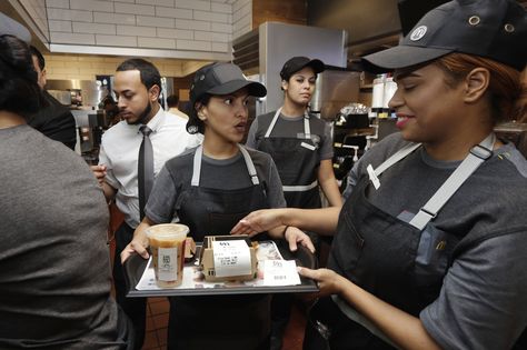 Table Service Is Coming To McDonald's Expand Table, Food Franchise, Fast Food Workers, University Of San Francisco, Franchise Food, Dangerous Jobs, Fast Food Items, Short Article, Franchise Business