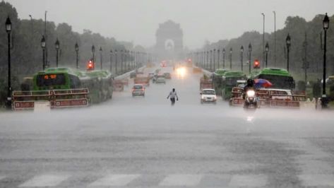 Amid the continuously rising temperature and humidity, Delhi and parts of NCR finally get temporary relief from the scorching heat as the city on Sunday witnessed heavy rainfall. However, the monsoon shower caused water logging and heavy jams in several parts of the city. The report said the water has been collected on Delhi’s Tilak […] The post Delhi and parts of NCR witness heavy rainfall today, traffic affected due to flooded roads | WATCH appeared first on APN News. India Gate, Dust Storm, Weather Information, Weather News, Thunder And Lightning, Delhi Ncr, Weather Conditions, Gate, Government