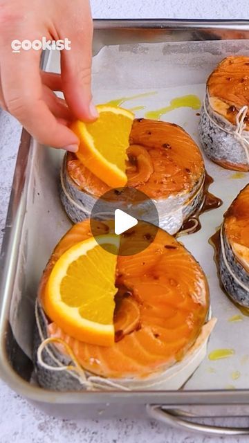 Fish With Orange Sauce, Salmon With Orange Sauce, Salmon Slices Recipes, Salmon In Oven, Orange Salmon Recipes, Salmon With Orange, Salmon Starter, Salmon Recipe Videos, Bake Salmon