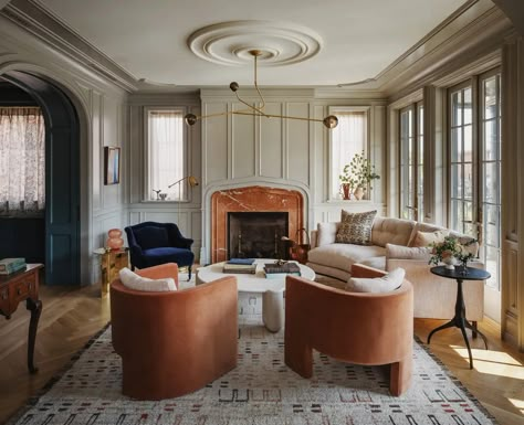 Living Room by JESSICA HELGERSON INTERIOR DESIGN Jessica Helgerson Interior Design, Townhouse Renovation, Jessica Helgerson, Brooklyn Townhouse, Brooklyn House, Cornice Design, Dining Room Cozy, New Orleans French Quarter, Residential Real Estate