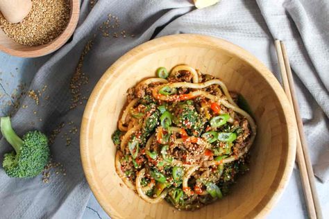 Udon Noodles with Ground Beef - Cook Homey Noodles With Ground Beef, Beef Udon Noodles, Beef Udon Stir Fry, Beef Udon, Recipe Ground Beef, Noodle Bowls Recipes, Udon Recipe, Minced Meat Recipe, Veal Recipes