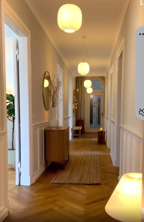 Hallway Small Apartment, Small Corridor Ideas, Small Apartment Entrance, Hallway Apartment, Cozy Hallway, Long Hallway Ideas, Hallway Aesthetic, Scandinavian Hallway, Morocco House