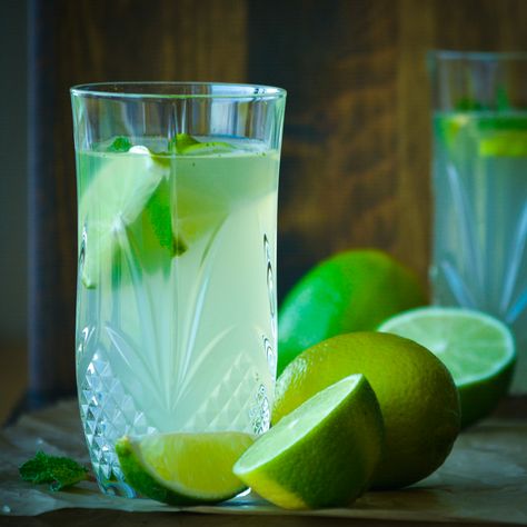 Egyptian Limeade, Mint Limeade Recipe, Egyptian Foods, Mint Limeade, Crisp Chicken, Limeade Recipe, Mint Sugar, Fancy Kitchens, House Dining Room