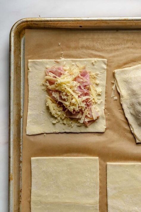 Ham And Cheese Turnovers Puff Pastries, Ham Swiss Puff Pastry, Ham And Cheese Turnovers, Puff Pastry Ham And Cheese Pockets, Puff Pastry With Ham And Cheese, Ham And Swiss Puff Pastry, Puff Pastry Squares Recipes, Ham And Cheese Puff Pastry Appetizers, Puff Pastry Hot Pockets