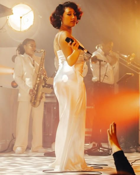 Raye My 21 Century Blues, Raye Singer Aesthetic, Nyla Aesthetic, Jazz Singer Aesthetic, Raye Concert, My 21st Century Blues, Raye Aesthetic, Jazz Outfit, Singer Aesthetic