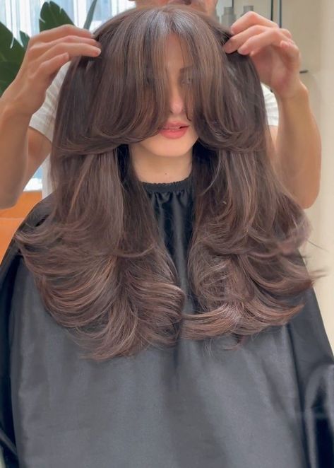 curtain bangs, hair, inspo hair, aesthetic hair, clean girl aesthetic Medium Hair Cuts Layers Curtain Bangs, Soft Curtain Bangs Medium Hair, Curtain Bangs Chin Length, Curtain Bangs With Medium Hair, Long Hair Cuts Straight, Hair Stayl, Long Hair Highlights, Straight Hair Cuts, Layered Haircuts For Medium Hair