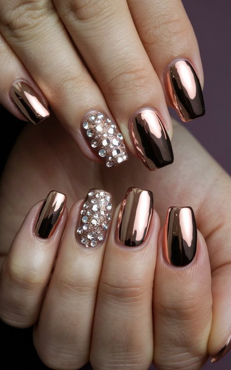 Warm up your winter with rose gold chrome nails! This unique twist on traditional metallics brings a soft, feminine touch to your seasonal look. Ideal for holiday gatherings or everyday glam, these nails are a must-try. #RoseGoldNails #WinterGlow #MetallicNailInspo #GlamNails #FestiveNailDesign Rose Gold Chrome Nails Short, Christmas Nails Metallic, Christmas Chrome Nails Designs, Elegant Chrome Nails, Rose Gold Chrome Nails Designs, Cranberry Chrome Nails, Christmas Nails With Gold, Rose Gold Christmas Nails, Chrome Metallic Nails