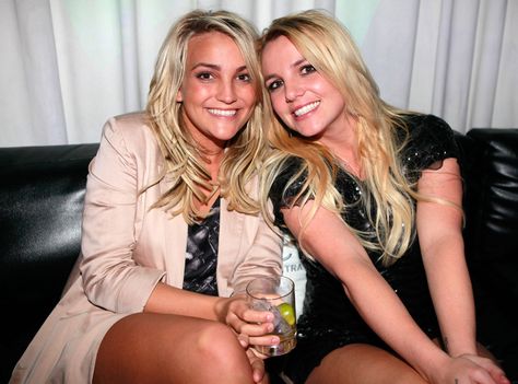 Jamie Lynn and Britney Spears from Famous Celebrity Sisters | E! Online Beyonce And Solange, Britney Spears Boyfriend, Britney Spears Sister, Lynn Spears, Jamie Lynn Spears, Celebrity Siblings, Britney Spears Pictures, Jamie Lynn, Baby One More Time