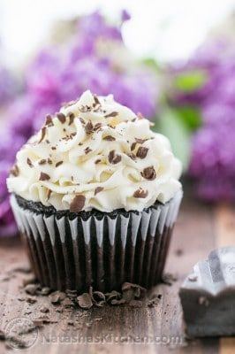 Cake Portions, Dark Chocolate Chip Cookies, White Chocolate Frosting, Dark Chocolate Cupcakes, Salted Chocolate Chip Cookies, Levain Bakery, Double Chocolate Chip Cookies, White Frosting, Cupcake Frosting