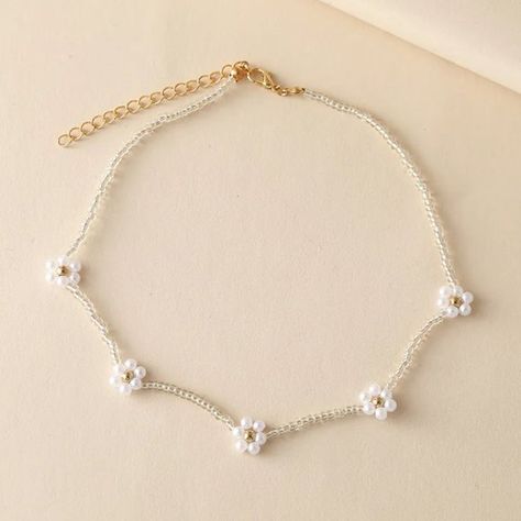 Y2K White Beaded Pearl Daisy Flower Unisex Chocker Necklace NEW Bead Daisy, Beaded Flower Necklace, Chocker Necklace, Daisy Necklace, Rice Bead, Creative Personality, Flower Hair Accessories, White Beads, Fashion Accessories Jewelry