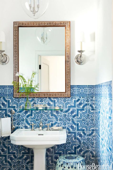 ARTISAN TOUCH – Hand-painted Portuguese tiles bring drama to the powder room of Mark D. Sikes's Hollywood house. Click through for more bathroom tile ideas. Mark Sikes, Hollywood Hills Homes, Portuguese Tile, Revere Pewter, Bad Inspiration, Portuguese Tiles, White Sink, New Traditional, White Rooms