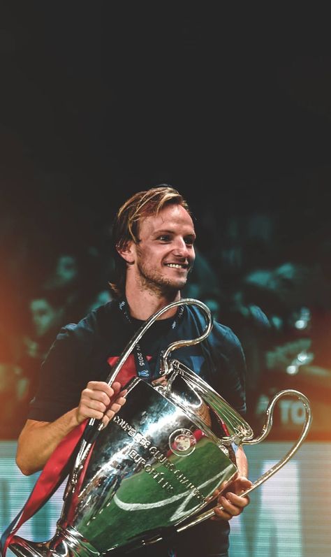 Rakitic Barcelona, Ivan Rakitic, Barcelona Players, Football Icon, Soccer Pictures, Uefa Champions League, Lionel Messi, Fc Barcelona, Android Wallpaper