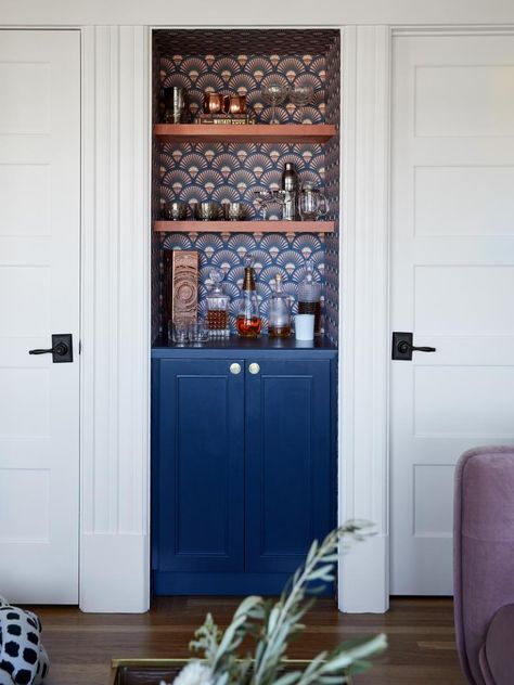 Contemporary Built-In Mini Bar Closet Bar Ideas, Small Built In Bar, Bar Niche, Beautiful Bookcases, Built In Bar Cabinet, Small Home Bar Ideas, Dry Bar Ideas, Built In Wet Bar, Small Bars For Home